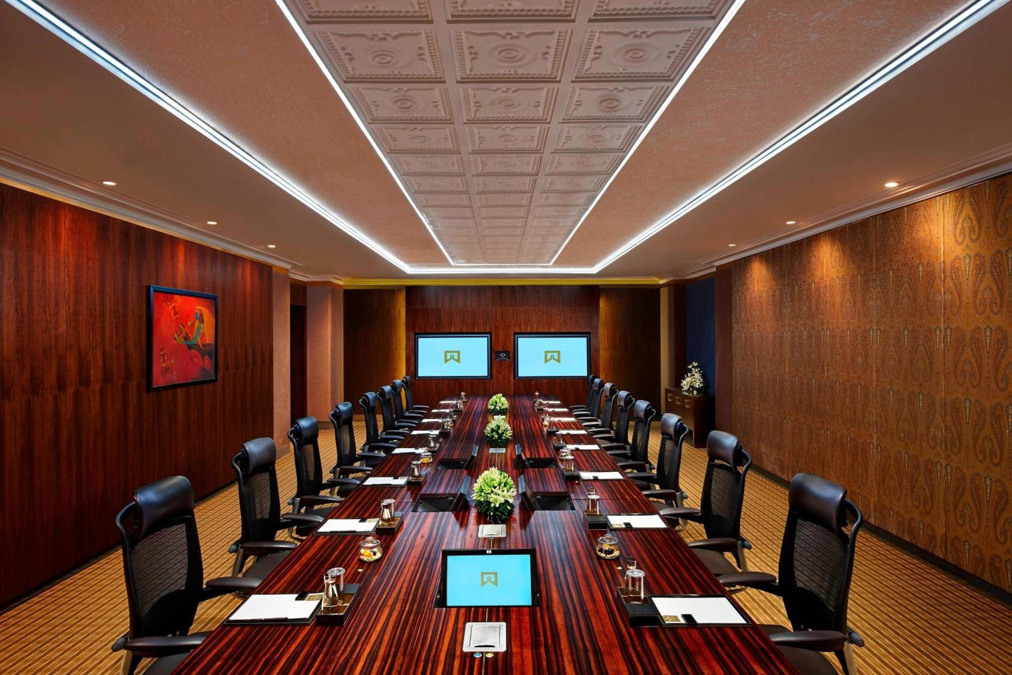 Itc Grand Chola, A Luxury Collection Hotel, Ченнаи Экстерьер фото A meeting room at the InterContinental Hotel, London, Park Lane