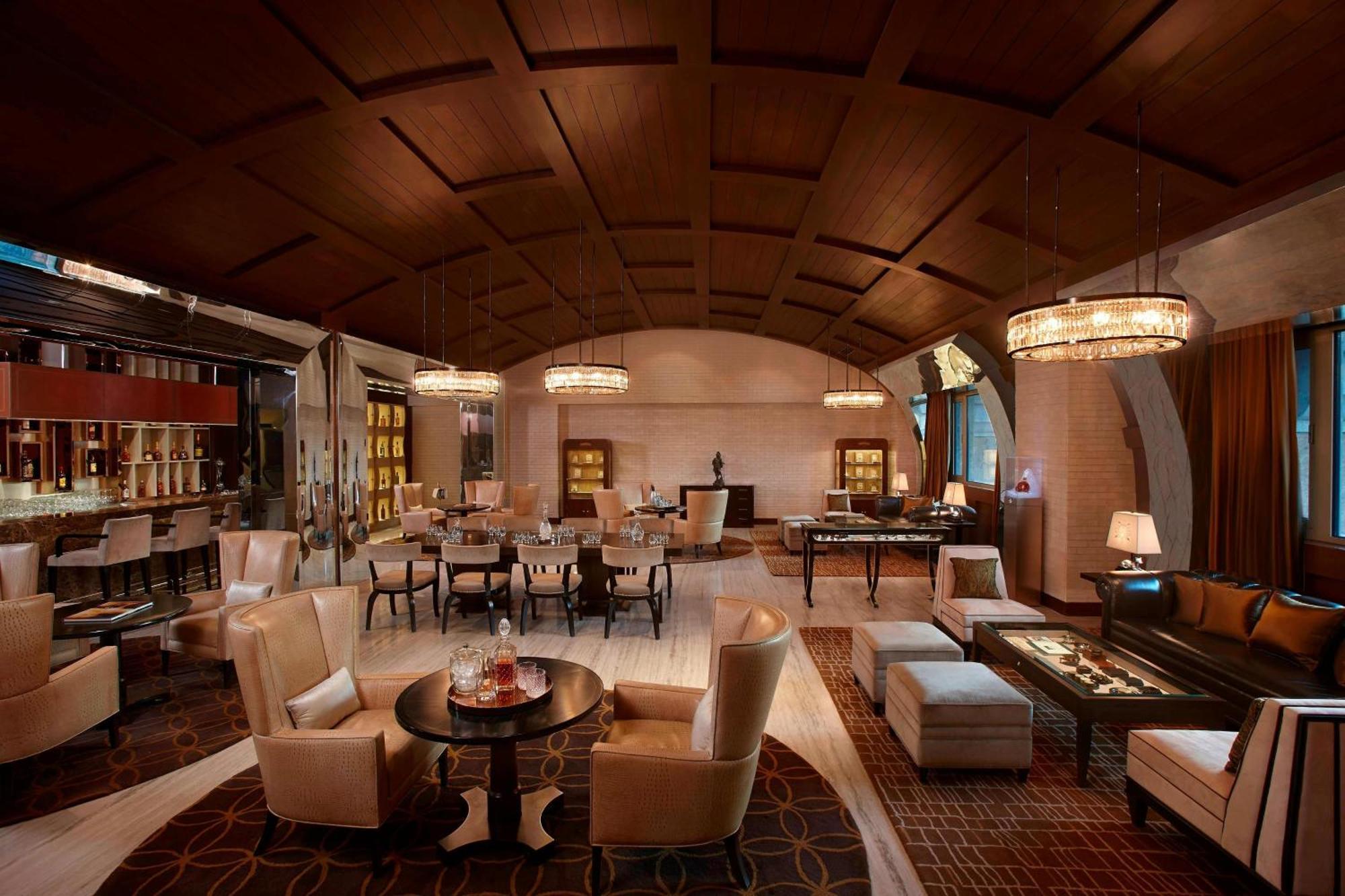 Itc Grand Chola, A Luxury Collection Hotel, Ченнаи Экстерьер фото The Lounge at the Four Seasons Hotel, Mumbai