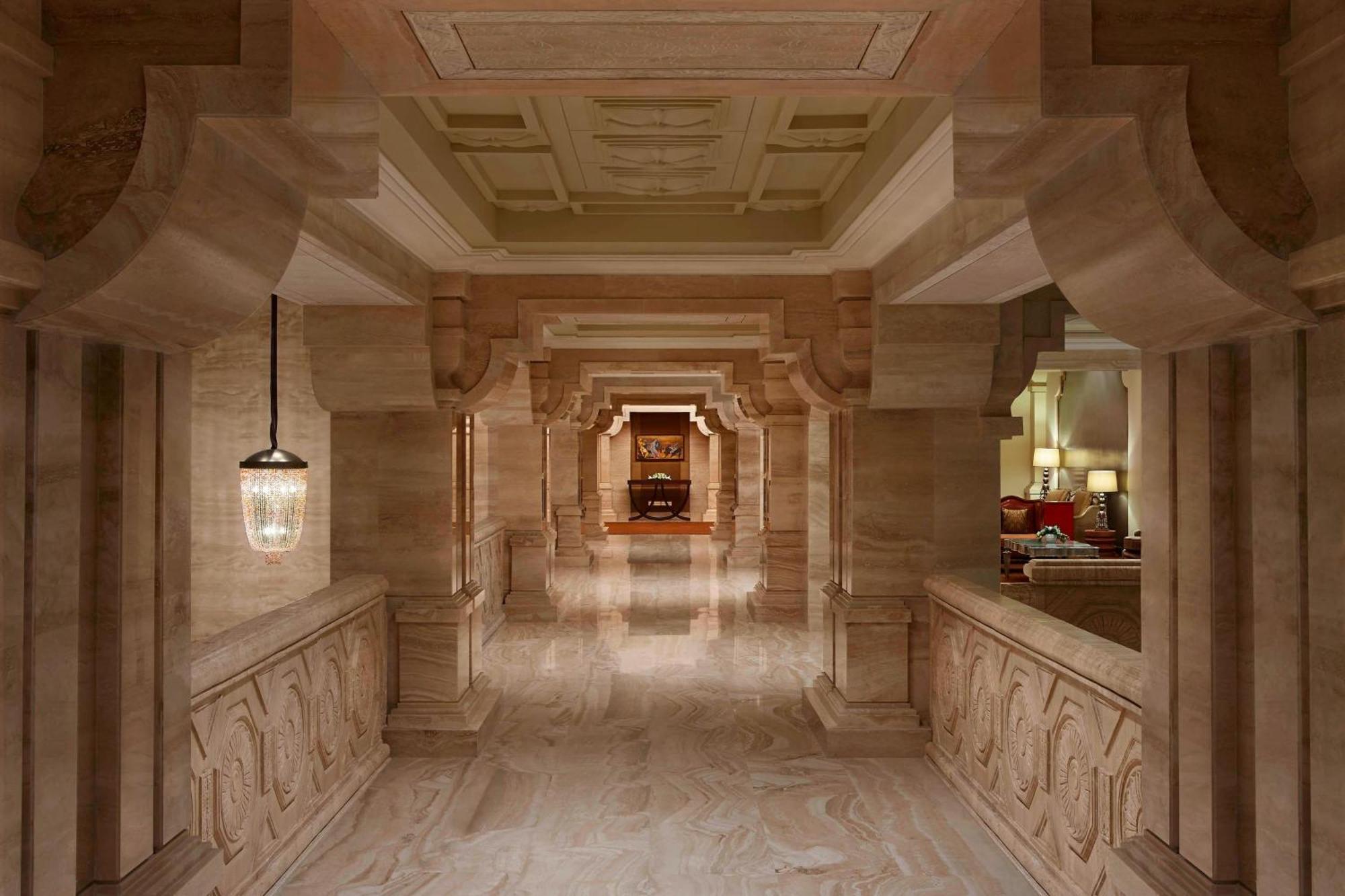 Itc Grand Chola, A Luxury Collection Hotel, Ченнаи Экстерьер фото Interior of the Taj Mahal Palace
