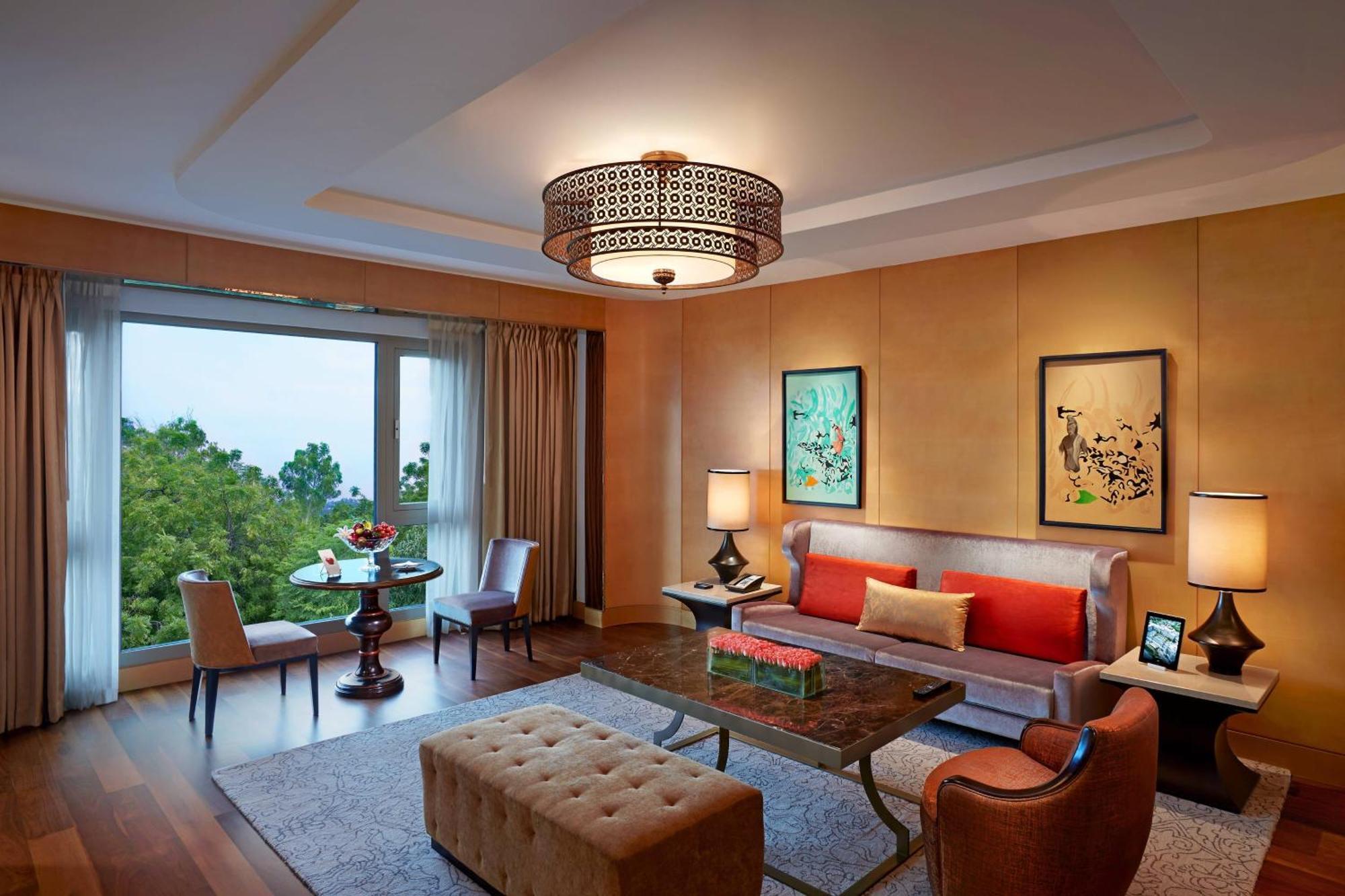 Itc Grand Chola, A Luxury Collection Hotel, Ченнаи Экстерьер фото A suite at the hotel