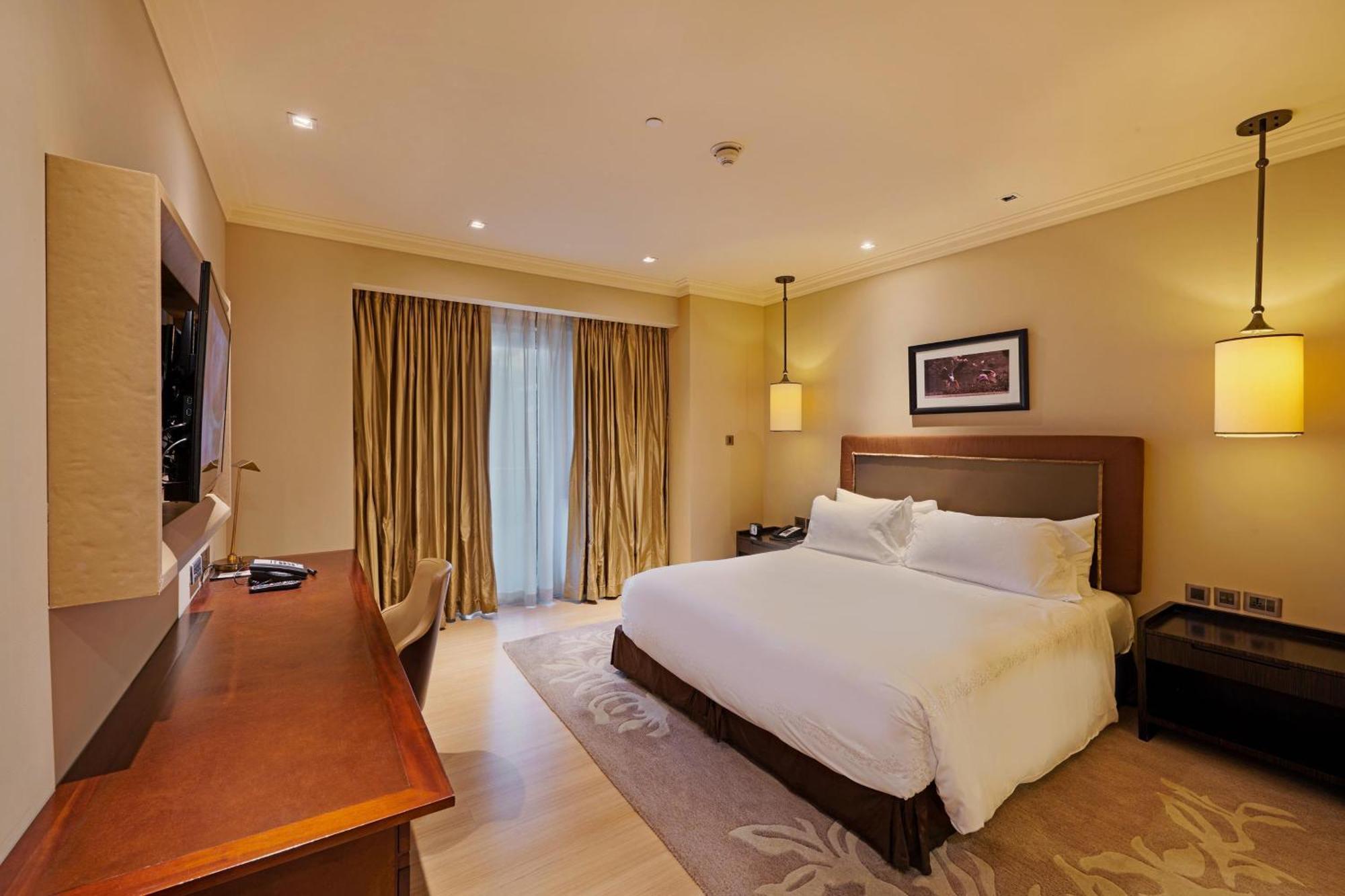 Itc Grand Chola, A Luxury Collection Hotel, Ченнаи Экстерьер фото A bedroom at the Taj Bengal