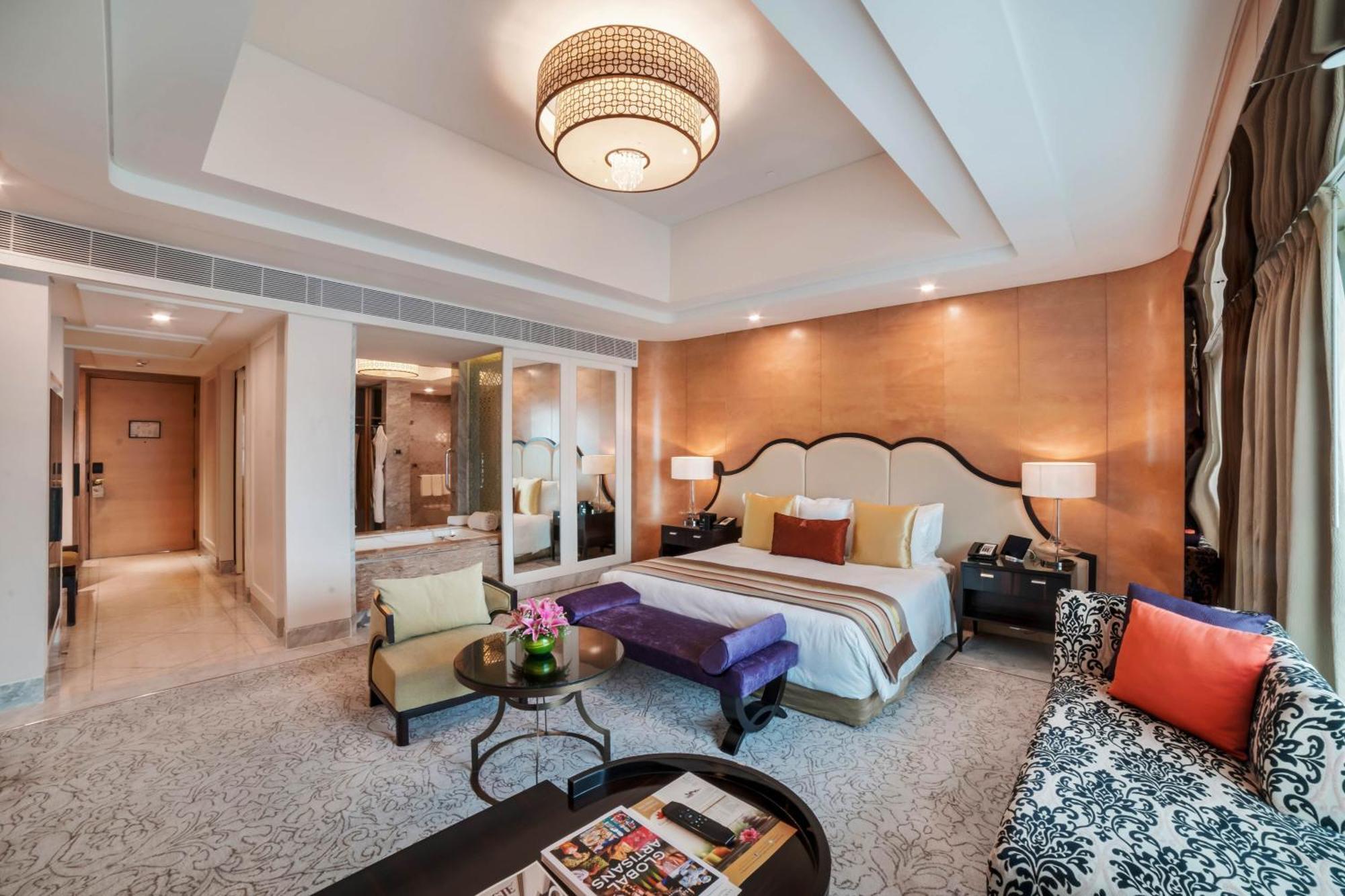 Itc Grand Chola, A Luxury Collection Hotel, Ченнаи Экстерьер фото A suite at The Imperial