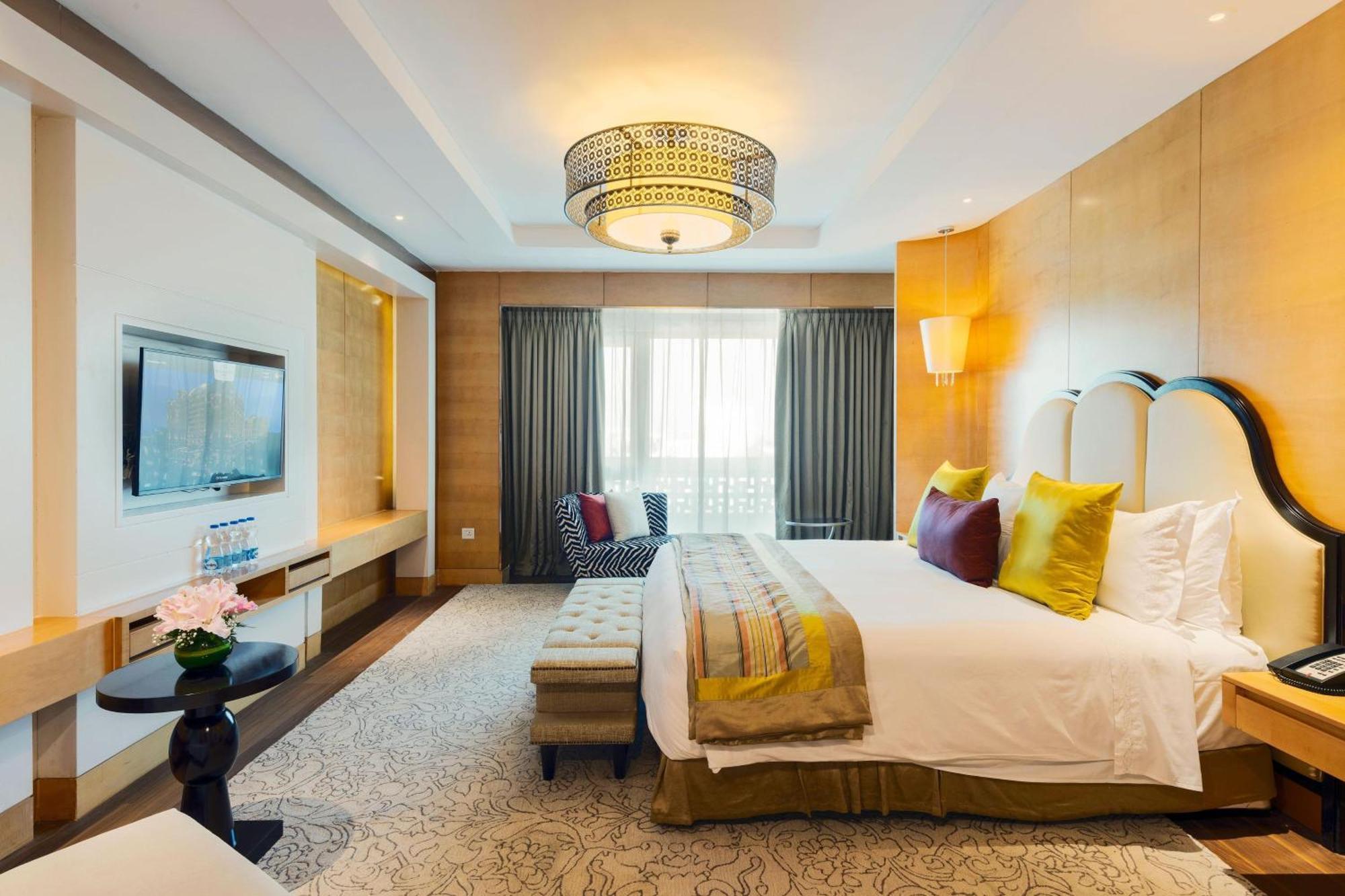 Itc Grand Chola, A Luxury Collection Hotel, Ченнаи Экстерьер фото A bedroom at the hotel