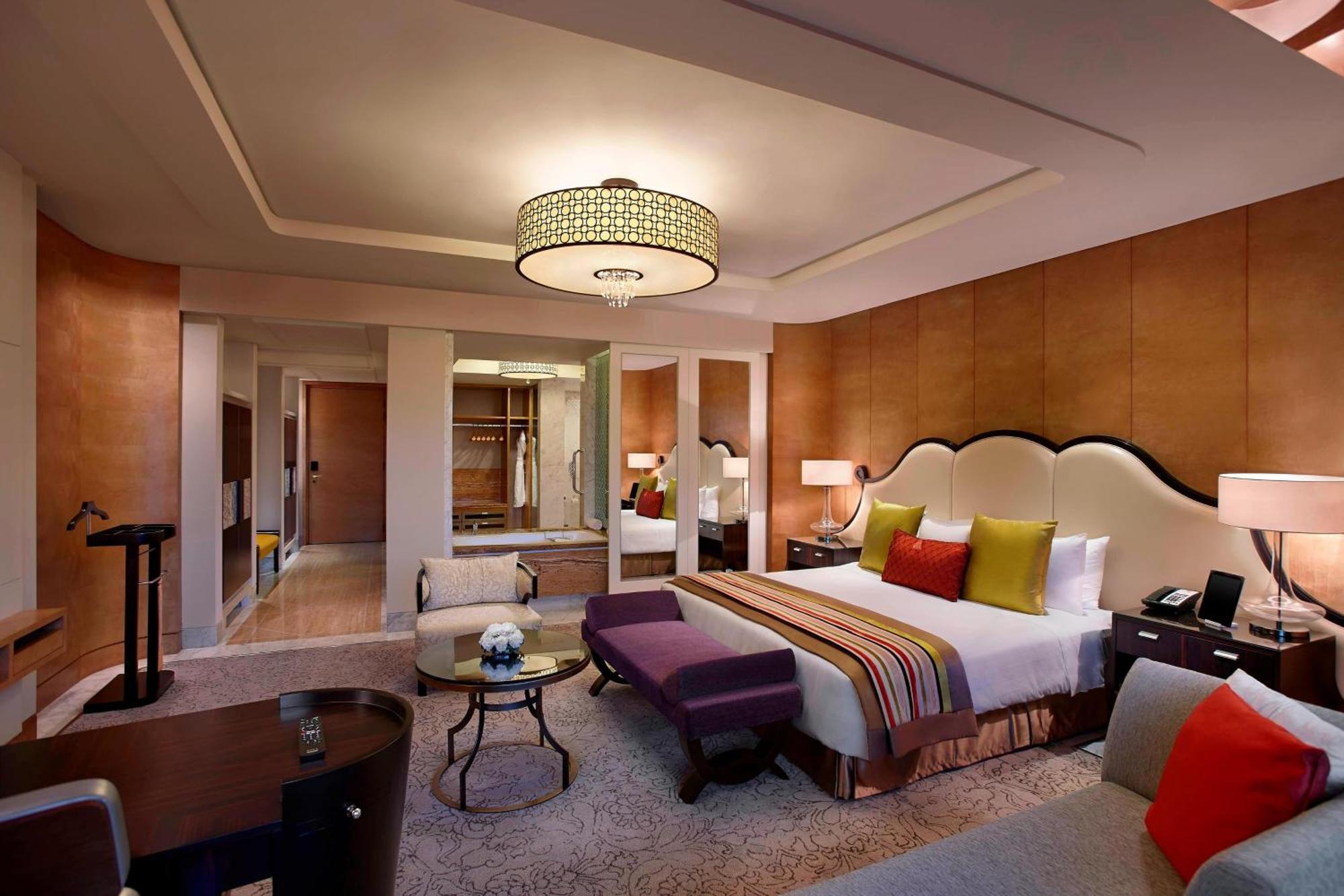 Itc Grand Chola, A Luxury Collection Hotel, Ченнаи Экстерьер фото A suite at the hotel