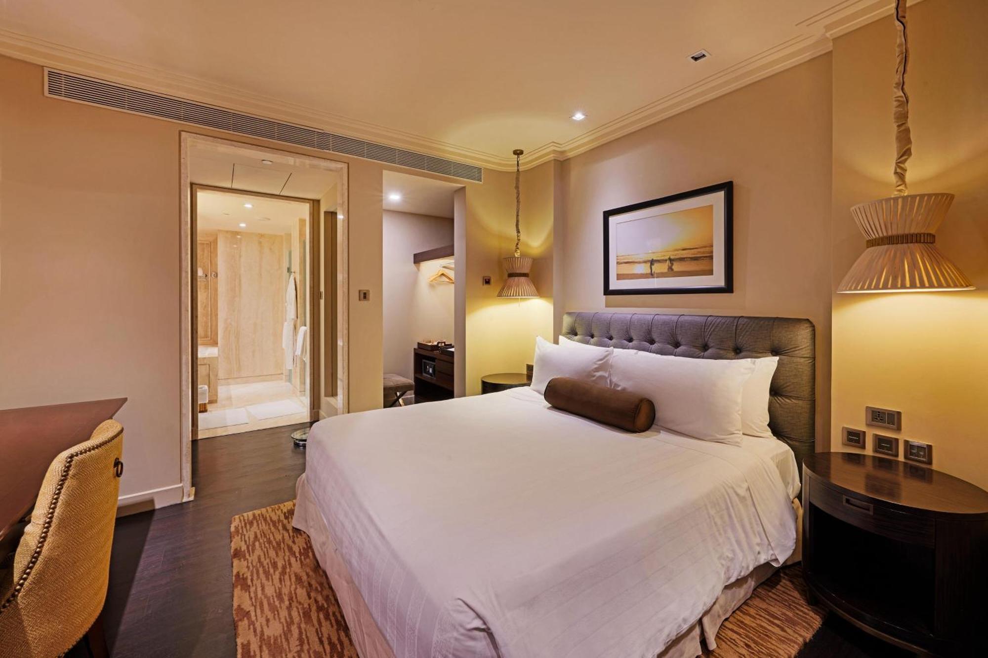 Itc Grand Chola, A Luxury Collection Hotel, Ченнаи Экстерьер фото A bedroom at the hotel