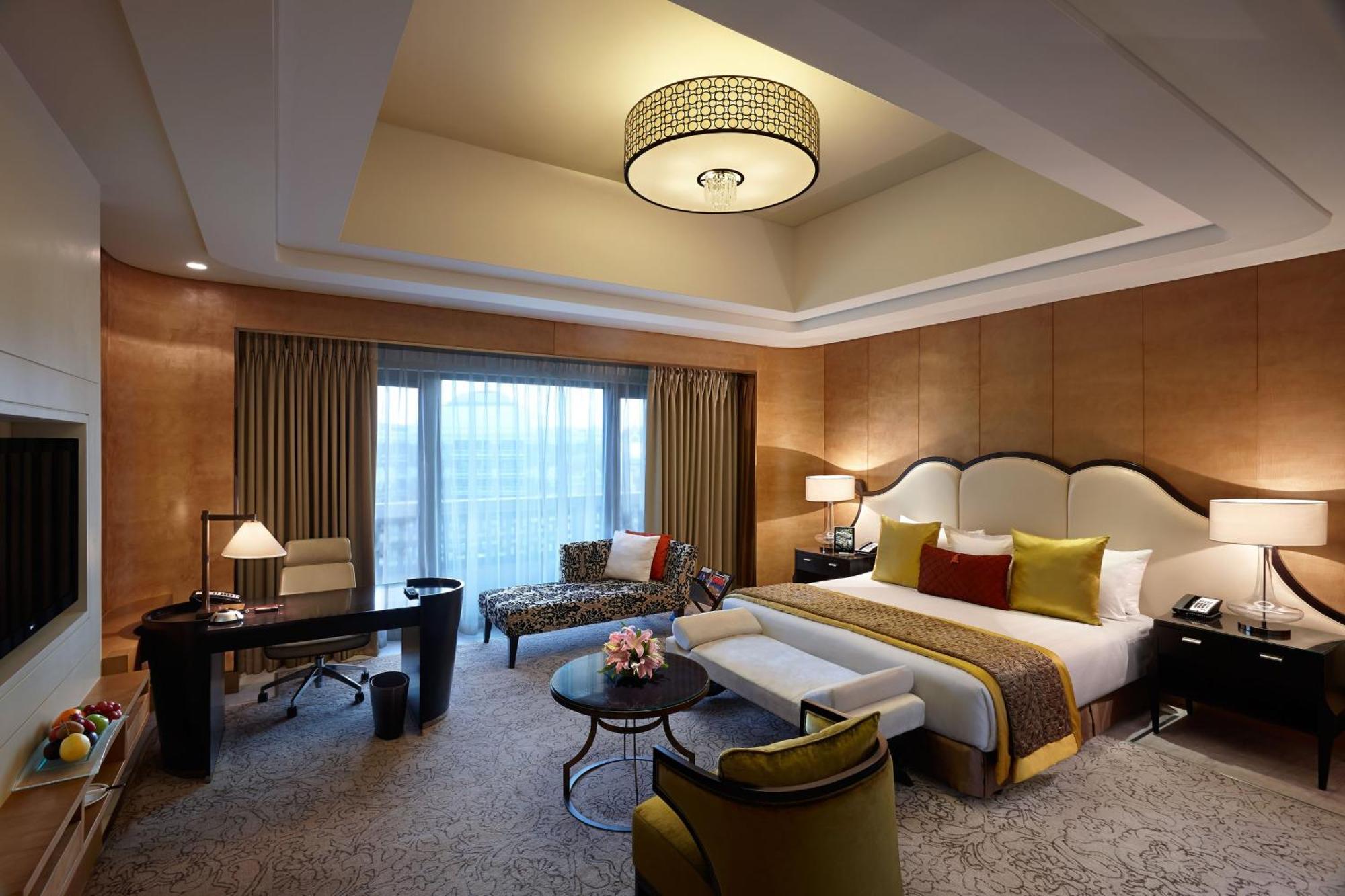 Itc Grand Chola, A Luxury Collection Hotel, Ченнаи Экстерьер фото A suite at the hotel