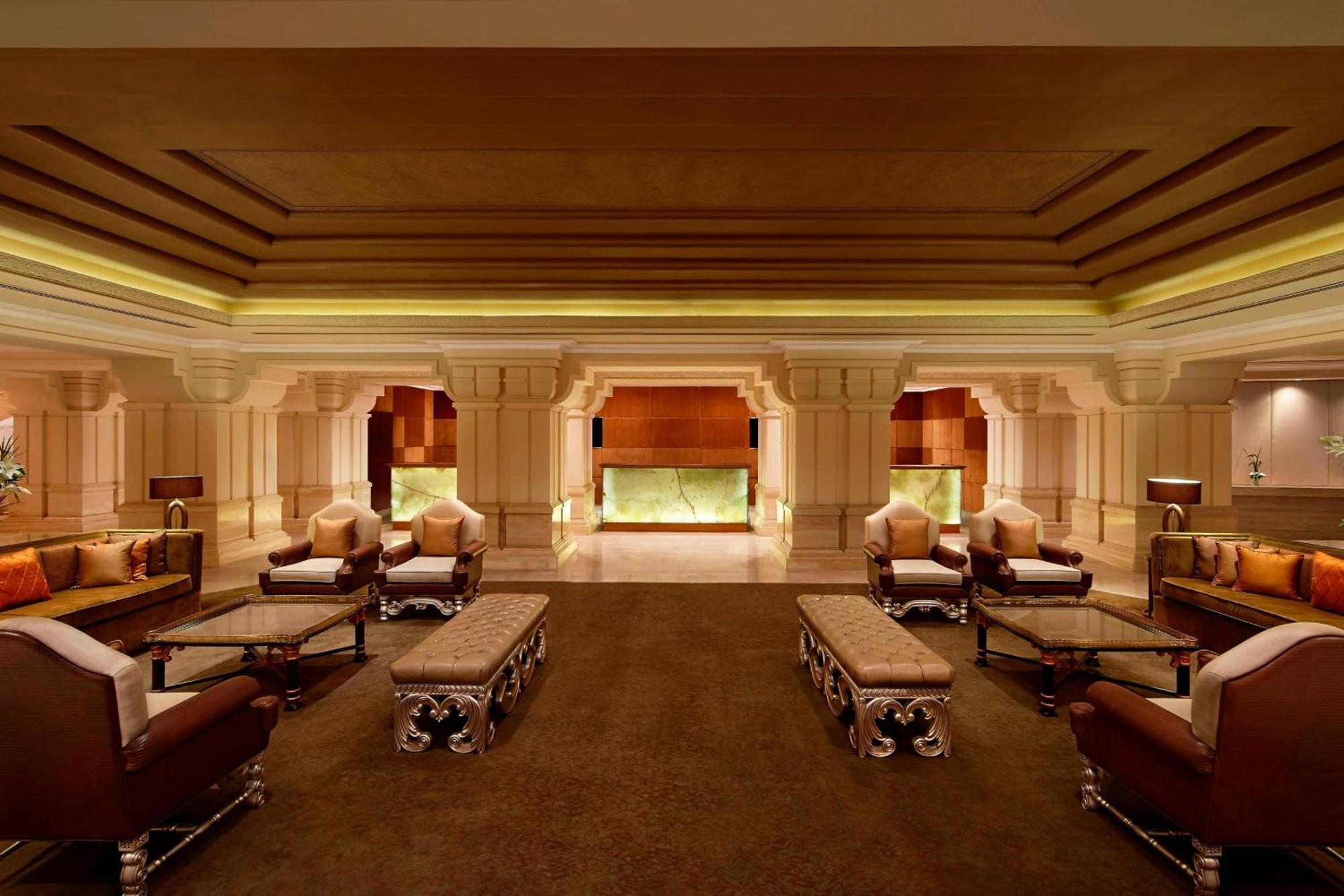 Itc Grand Chola, A Luxury Collection Hotel, Ченнаи Экстерьер фото The Royal Lounge at Mumbai Airport